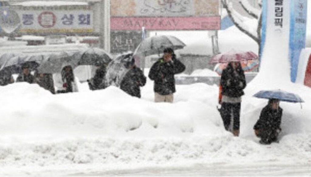 110214101323_korea_snow_304x171_afp_nocredit