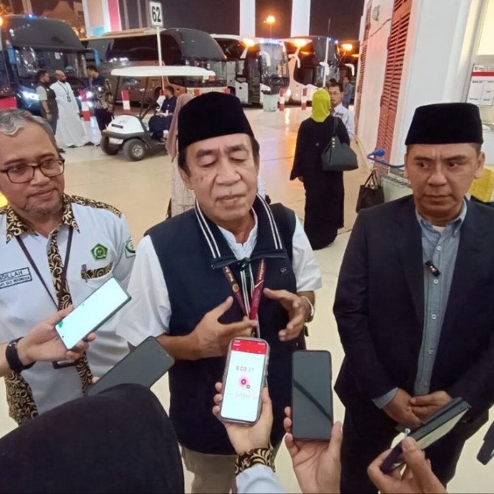 dpr-imbau-calon-jemaah-haji-ilegal-pulang-ke-indonesia-lkf