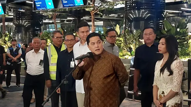 Menteri BUMN Erick Thohir di Bandara Soetta