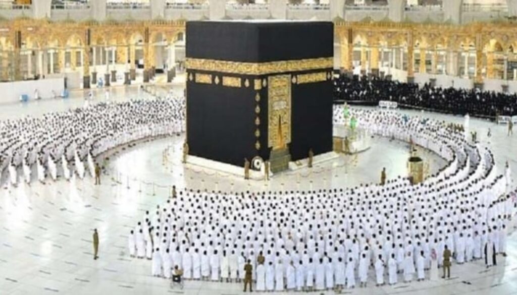 616cb84688305-masjidil-haram-mekah-arab-saudi-menghapus-aturan-salat-berjarak_663_372