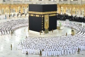 616cb84688305-masjidil-haram-mekah-arab-saudi-menghapus-aturan-salat-berjarak_663_372