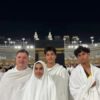 maudy-koesnaedi-umrah-bareng-anak-dan-suami